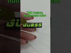 3 boyutlu embossed logo yumuşak silikon rozet