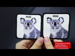 Çeşitli renklerdeki özel nakışlı yamalar