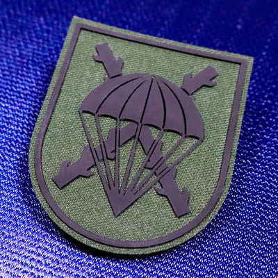 Giysi yamalar ekran baskı etiketleri Velcro bant silikon üzerindeki yamalar Ceketler için