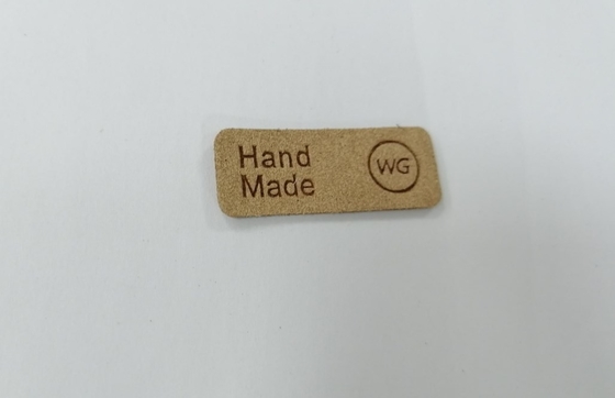 Kabartmalı Logo Mikrofiber PU Deri Yamalar Yıkanabilir Etiketler Giyim Üzerine Dikilir