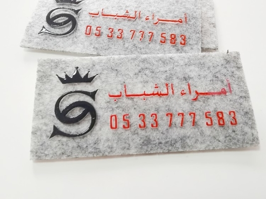Şapka için Kadife Kumaş Üzerine Basılmış Parlak 3d Silikon Isı Transferi Etiketi