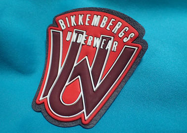 Özel Logo Kabartmalı Yapışkanlı Giyim Yamaları, Silikon 3D Kauçuk Etiketler