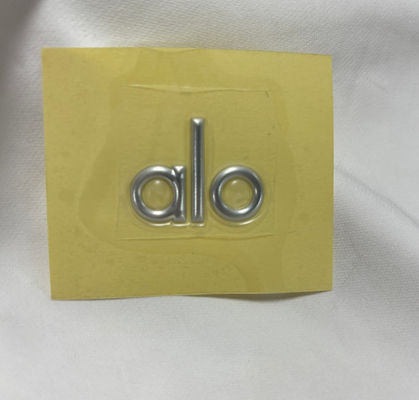 Özel 3D TPU Isı Transfer Yamaları Gümüş TPU Yüksek Frekanslı Etiket Tişörtler Spor Giysileri