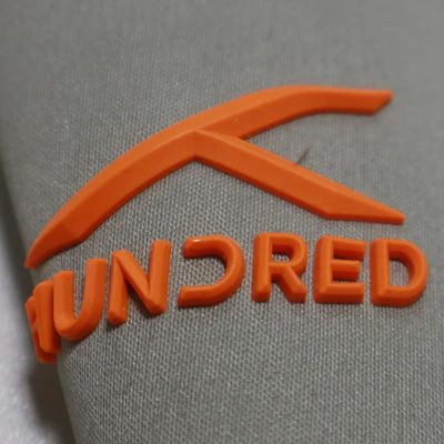 Özel Tişört Silikon Etiketi Yıkanabilir 3D Yumuşak Silikon Logo Isı Transfer Silikon Rozeti