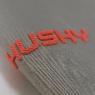 Özel Tişört Silikon Etiketi Yıkanabilir 3D Yumuşak Silikon Logo Isı Transfer Silikon Rozeti