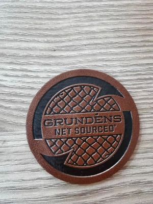 Özel Lazer gravür Marka logosu Deri Çeşmeli Tamir Yama Etiket Boşluklar Etiket Deri PU Patches for Jeans Beanie