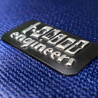 Özel Kaliteli Giyim 3D Gümüş Siyah Tpu Gümüş Giysi için ısı metal transfer logosu
