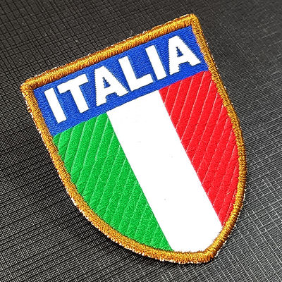 Fabrika Özel Kalkan Bayrak İşlemeli Yama Özelleştirilmiş Giyim Etiketi Dikilebilir Giyim Rozeti