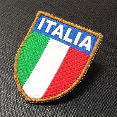 Fabrika Özel Kalkan Bayrak İşlemeli Yama Özelleştirilmiş Giyim Etiketi Dikilebilir Giyim Rozeti