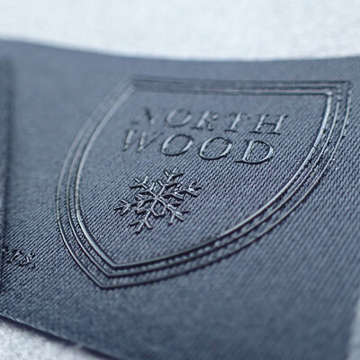 Silikon Isı Aktarım Etiketi - Elastik Yıkanabilir Giyim Aksesuarları Özel Logo Kalkan Rozeti