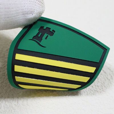 Özel Silikon Serigrafi Baskılı Etiket Su Geçirmez Dayanıklı Logo Etiketi Spor Giyim ve Üniformalar için