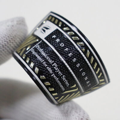 Özel TPU Yüksek Frekanslı Yama - Spor kıyafetleri için Metallik Altın ve Siyah Profesyonel Oyuncu Serisi Rozeti