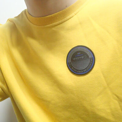 Kişiselleştirilmiş Etiket Özel Gömlek Dokuma Asma Etiketi Etiketler Yama Giysiler İçin Kabartmalı Logo Aplike Kauçuk 3D Yumuşak PVC Rozet Dikilebilir