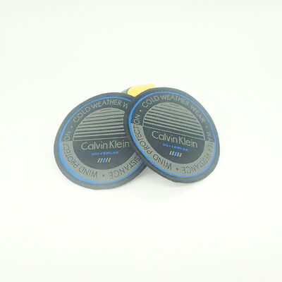 Kişiselleştirilmiş Etiket Özel Gömlek Dokuma Asma Etiketi Etiketler Yama Giysiler İçin Kabartmalı Logo Aplike Kauçuk 3D Yumuşak PVC Rozet Dikilebilir