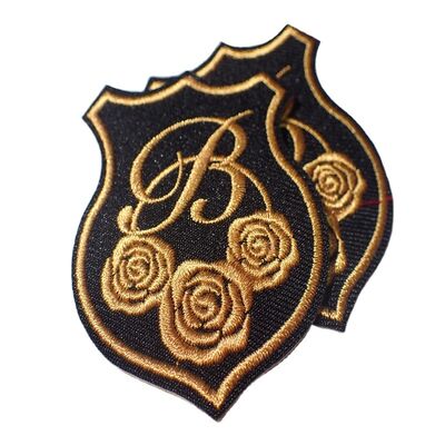 Farklı renkler ve etkilerle özel çevre dostu nakış yamaları