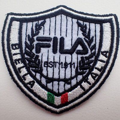 Farklı renkler ve etkilerle özel çevre dostu nakış yamaları