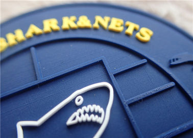 Kabartmalı 3 Boyutlu Kauçuk Etiket PVC Logo Isı Presi Veya Ceket / Bagaj Diker