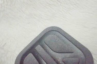 Gri Yumuşak Çevre Dostu Mikrofiber Etiket, Giyim için Costom Yüksek Frekanslı Logo