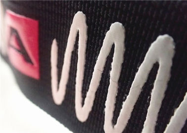 Serigrafi Silikon Logo ile Pürüzsüz Hissedin Parlak Yüzey Jakarlı Elastik Bant