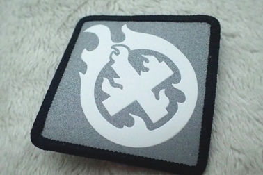 Özel Gümüş Reflektif Serigrafi Etiketi, Konfeksiyon için Yumuşak TPU Patch