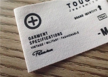 Pamuklu Dokuma Giyim Etiketleri, Beyaz Arka Planlı ve Grafik Logo Basımı