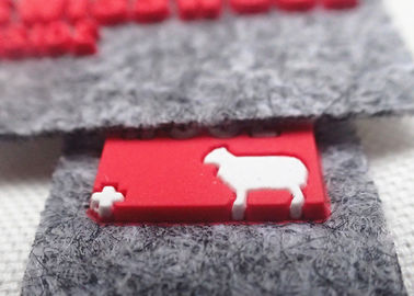 Özel Keçe Kumaş Yamalar Silikon Logo, Şapka / Çanta / Giyim için OEKO SGS BV