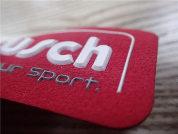 Dayanıklı Yumuşak Kırmızı Süet Özel Kauçuk Logo Yamalar Enjeksiyon İki Renk