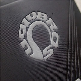 PU Deri Özel Giyim Yamalar, Beyaz Debossed Logo Hattı Donuk Lehçe Giysi için Büyük Yamalar