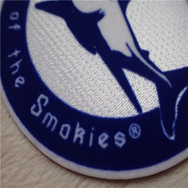 Çift Renk Yuvarlak Şekil Demir On Özel Yamalar Sıcak Eriyik Tutkal Ile Shark Logo Tatami Akın