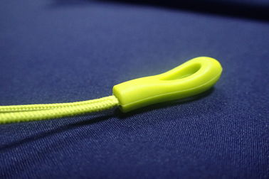 Polyester Kordonlu Toksik Olmayan Kauçuk Fermuar Çektirme TPU Kolay Şekillendirilebilir