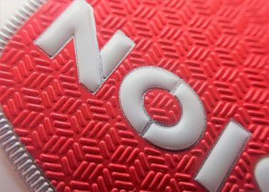 Yumuşak Demir On TPU Rozetleri Serigraf Baskı 3D Kabartmalı Logo Isı Transferi