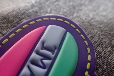 Profesyonel Kabartmalı Özel Tpu Yama / 3D Kauçuk Yamalar Pantone Renk