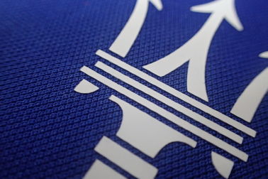 Polo Gömlek ， Spor Giyim için Özel Logo Mürekkep Isı Transferi Yamalar Kumaş Etiketleri