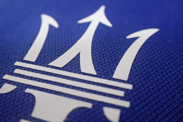 Polo Gömlek ， Spor Giyim için Özel Logo Mürekkep Isı Transferi Yamalar Kumaş Etiketleri