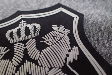 Köpüklü Giyim Mikrofiber Kauçuk Logo Yamaları