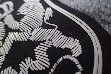 Köpüklü Giyim Mikrofiber Kauçuk Logo Yamaları