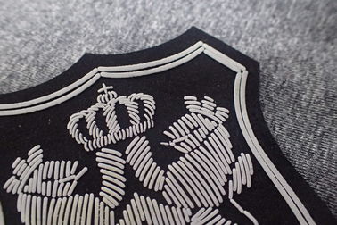 Köpüklü Giyim Mikrofiber Kauçuk Logo Yamaları