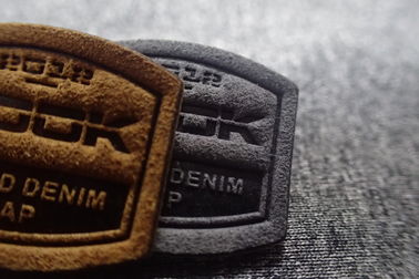 3D Kar Takım Mikro Fiber Dokuma Giyim Etiketleri Kabartmalı Yamalar