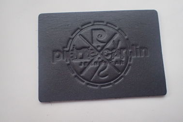 Üretici Özel logo Logo Çanta için Kabartmalı Deri Yamalar, Şapka / Giyim İçin