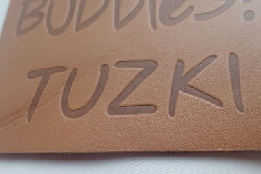 Üretici Özel logo Logo Çanta için Kabartmalı Deri Yamalar, Şapka / Giyim İçin