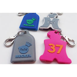 Silikon Köpek Tag Anahtarlık Kişiselleştirilmiş Promosyon Hediye Debossed Logo Zehirli Olmaz