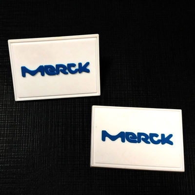 3D Kişiselleştirilmiş Logo Dikiş Baskılı Aplike Yamalar Etiketleri Kabartmalı Silikon Rozetler