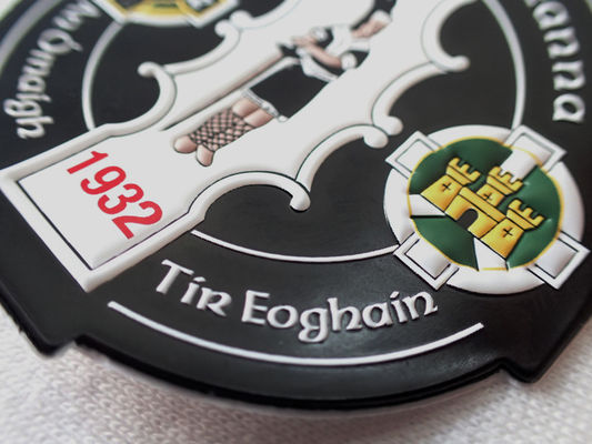 Çevre Dostu Özel TPU Rozetleri Konfeksiyon için 3D Kabartmalı Logo Isı Transferi