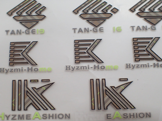 Giyim 3D Silikon Isı Transferi Etiketi Farklı Yerler İçin Özel Logo