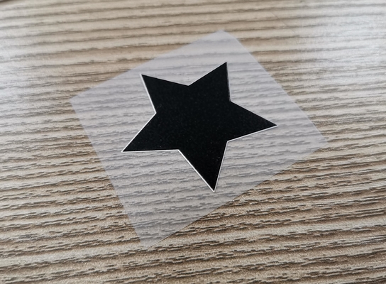 Giyim 3D Baskı Etiketleri Kabartma Teknikleri ile Silikon Isı Transferi