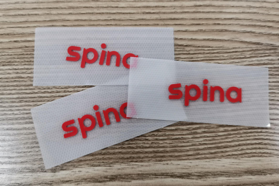 Giysi Özelleştirilmiş 3D Transfer Etiketi Silikon Plastik Kauçuk Malzeme