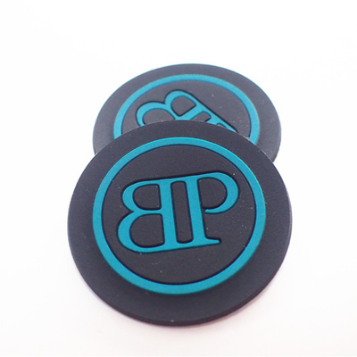 Giysiler için 3D PVC Logo Yükseltilmiş Yeşil Yazı Tipi Özel Logo Yamaları