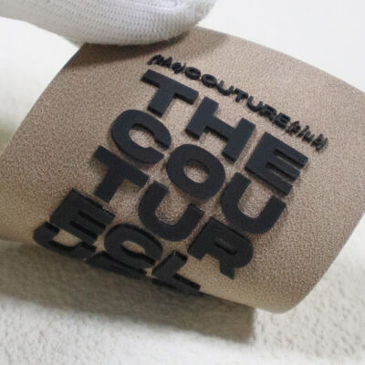 Mikrofiber üzerine köpüklü silikon baskı etiketi - The Couture Club Custom Brand Tag