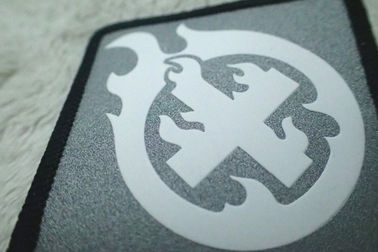 Özel Gümüş Reflektif Serigrafi Etiketi, Konfeksiyon için Yumuşak TPU Patch