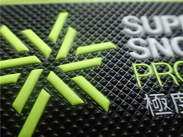 Spor Etiketi İçin Yüksek Frekans Kabartmalı TPU Özel Giyim Yamaları Serigrafi